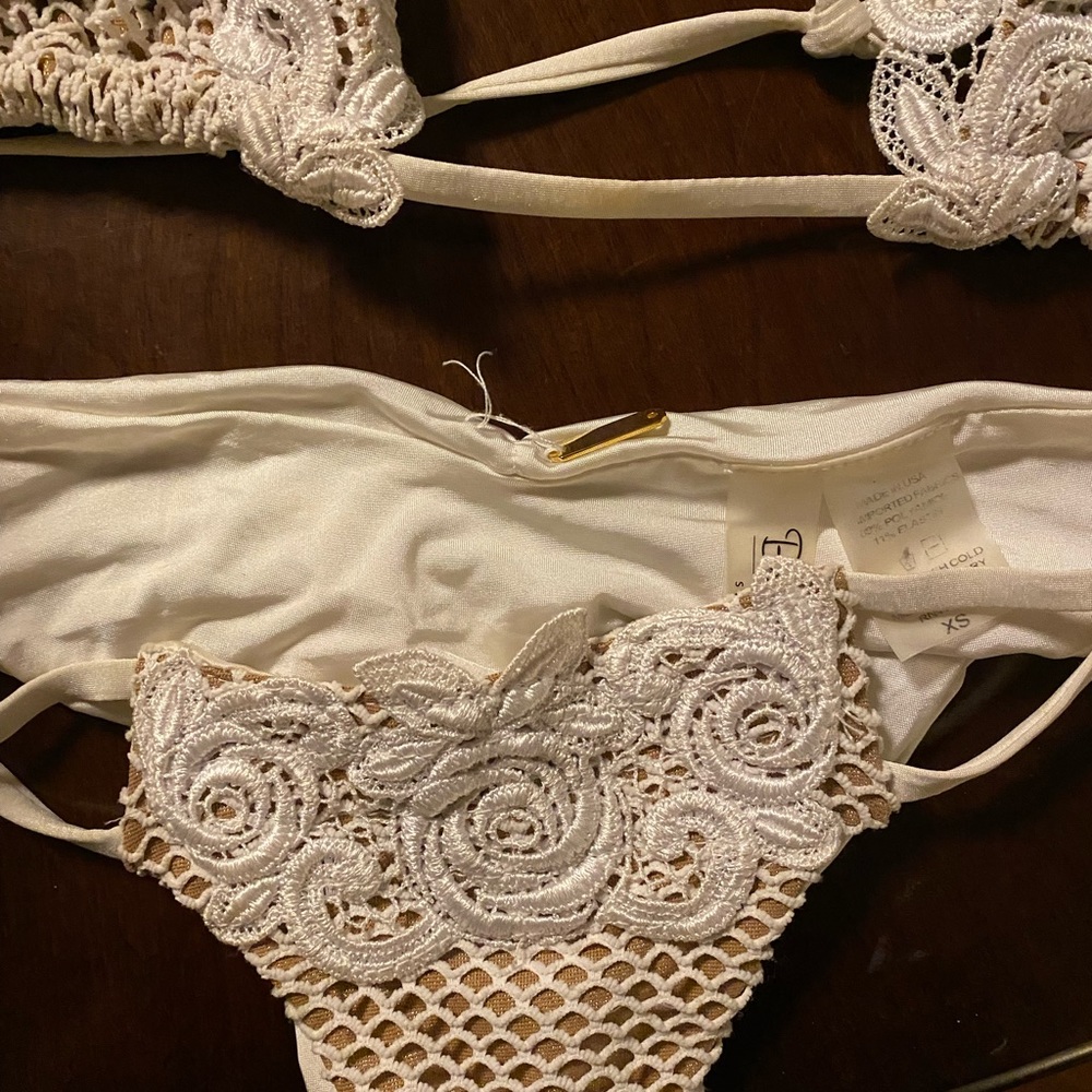 Beach Bunny bikini set~TOP XL & BOTTOMS XS - Picture 2 of 9